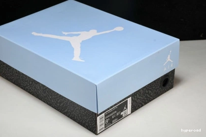Hyperoad WHITE RETRO 3 “UNC” JORDAN AIR 0829